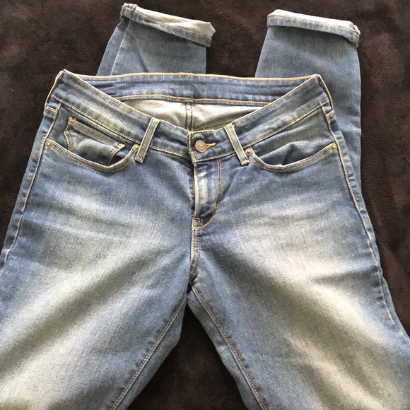 Closet STAPLE: Levi’s vintage jeans - Picture 1 of 3